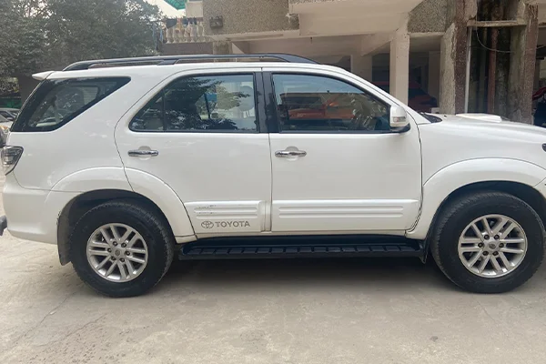 Toyota Fortuner 2015
